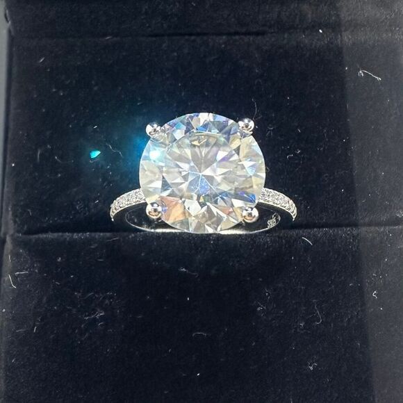 Moissanite Diamond Engagement Ring 5 Ct Round Cut Solitaire GRA Size 6.5 - Picture 3 of 11